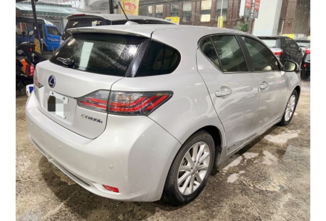 一手車 前董事長坐駕 超漂亮 全原版 僅跑6萬多公里~!!!  第4張相片