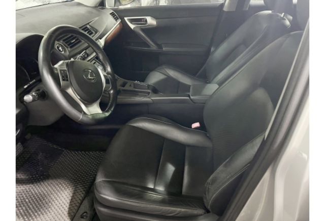 一手車 前董事長坐駕 超漂亮 全原版 僅跑6萬多公里~!!!  第6張相片