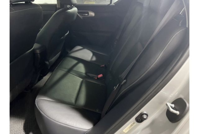 一手車 前董事長坐駕 超漂亮 全原版 僅跑6萬多公里~!!!  第7張相片