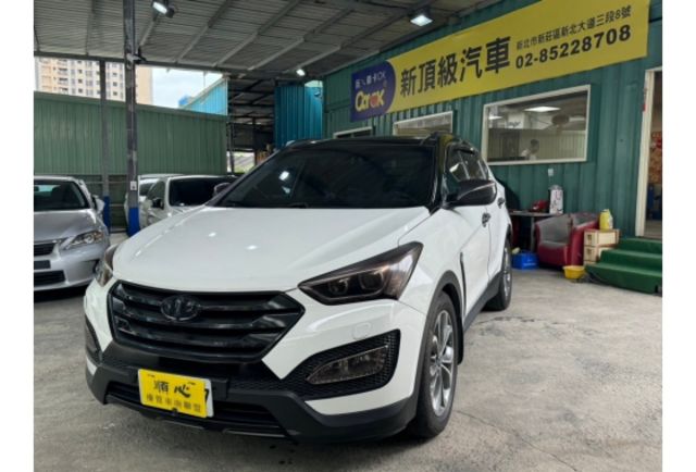 【堅持實車實價 車況透明】柴油 全景天窗 HID頭燈 駕駛座電動調整 倒車顯影  第2張相片