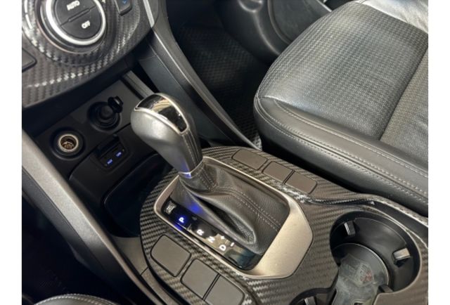 【堅持實車實價 車況透明】柴油 全景天窗 HID頭燈 駕駛座電動調整 倒車顯影  第17張相片