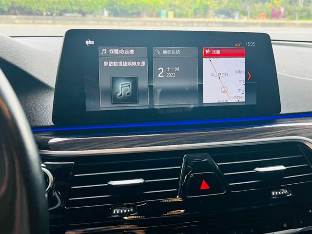 ◆◆【昶旭汽車嚴選】◆◆ 液晶儀表板 無線充電 Apple Carplay  { Sport line 套件 } 530  第14張相片
