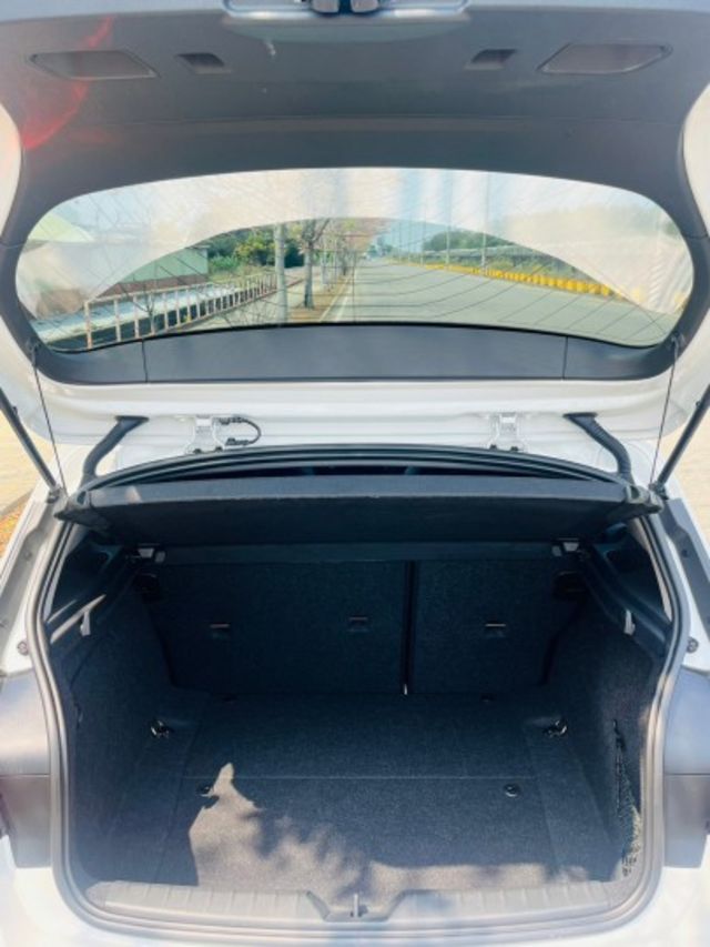 ◆◆【昶旭汽車嚴選】◆◆總代理  原版件  里程保證  電動椅  倒車顯影  I-Key  第7張相片