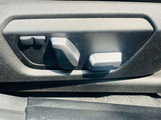 ◆◆【昶旭汽車嚴選】◆◆總代理  原版件  里程保證  電動椅  倒車顯影  I-Key  第17張相片