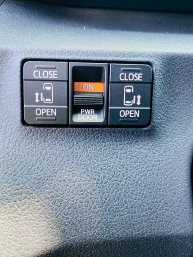 ◆◆【昶旭汽車嚴選】◆◆最頂規 七人座 雙電滑門  第13張相片