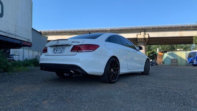 M-BENZ賓士 E400  第2張相片