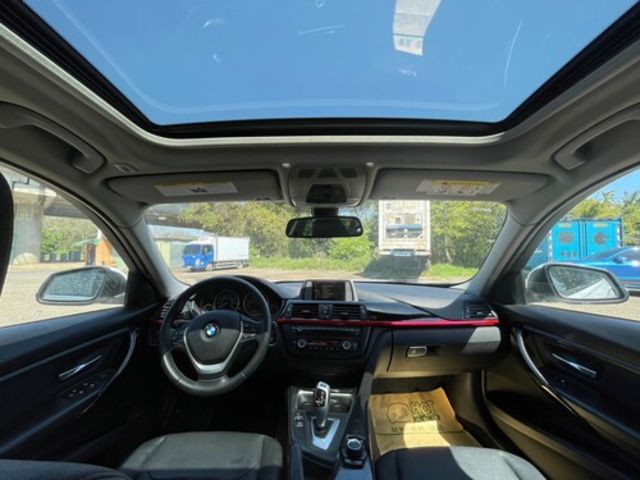 BMW寶馬 328I  第8張相片