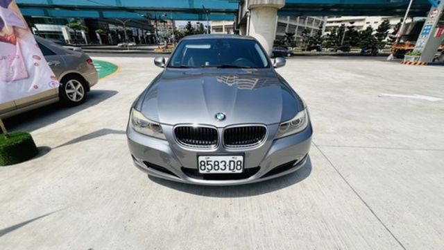 BMW寶馬 320I SEDAN ZA  第2張相片