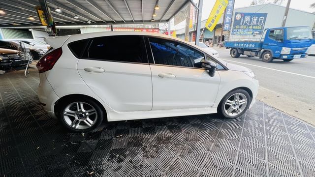 FORD福特 FESTIVA  第7張相片