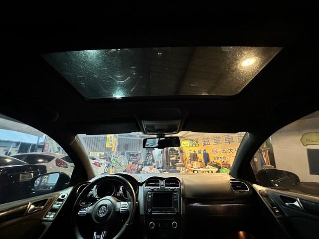 VOLKSWAGEN福斯 GOLF GTI  第13張相片