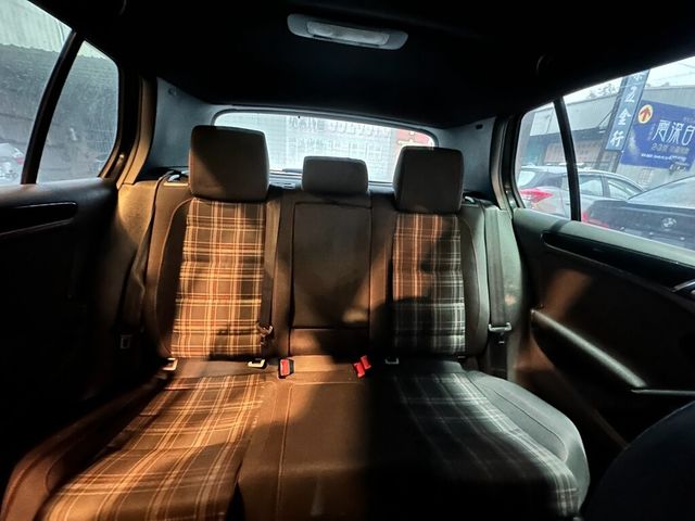 VOLKSWAGEN福斯 GOLF GTI  第21張相片