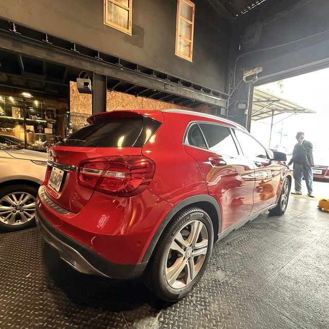M-BENZ賓士 GLA200  第2張相片