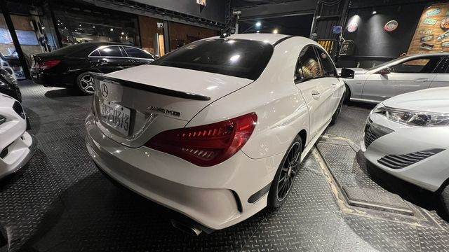 M-BENZ賓士 CLA250  第2張相片