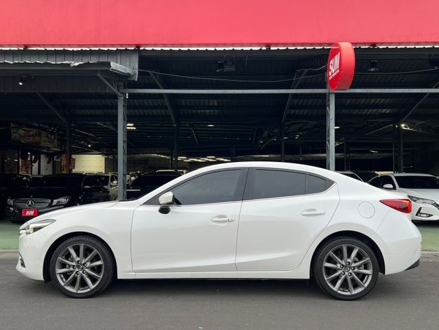 MAZDA3 旗艦版 BOSE音響.電動椅.抬頭顯示器.電子手煞.盲點.摸門解鎖等配備 屏東中古車推薦：汶松國際汽車  第3張相片