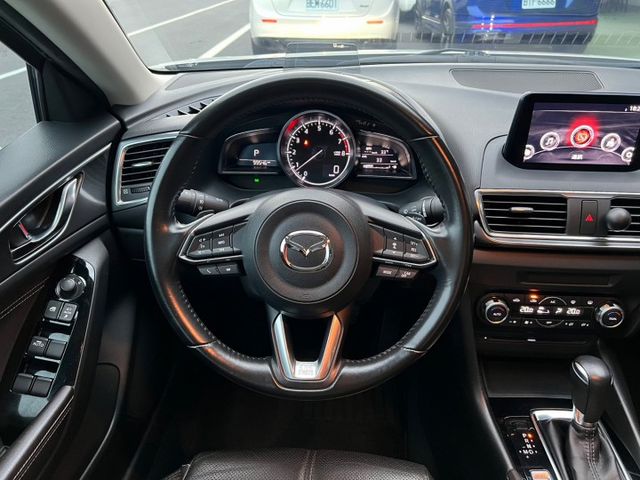 MAZDA3 旗艦版 BOSE音響.電動椅.抬頭顯示器.電子手煞.盲點.摸門解鎖等配備 屏東中古車推薦：汶松國際汽車  第7張相片