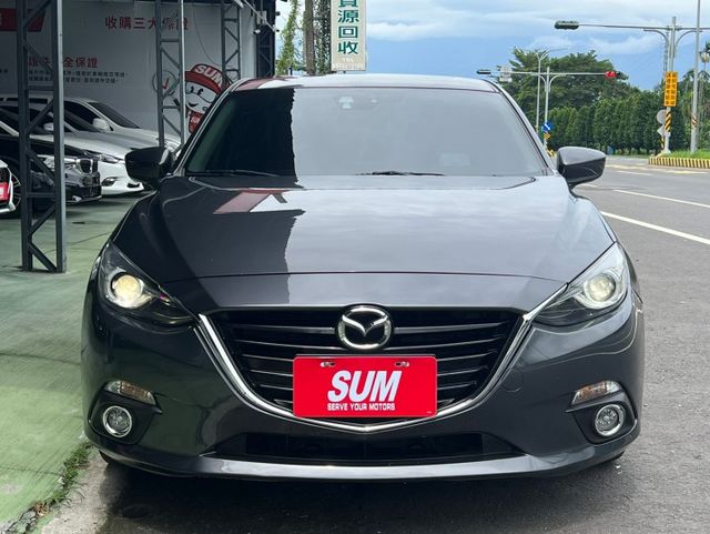 MAZDA3 4D 頂級版 實跑保證 摸門免鑰匙 天窗 抬頭顯示器 盲點等配備 屏東中古車推薦：汶松國際汽車  第2張相片