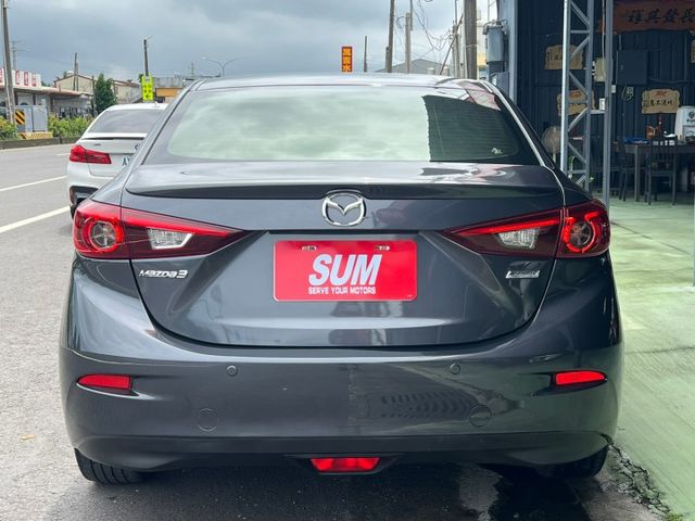 MAZDA3 4D 頂級版 實跑保證 摸門免鑰匙 天窗 抬頭顯示器 盲點等配備 屏東中古車推薦：汶松國際汽車  第5張相片