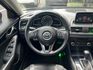 MAZDA3 4D 頂級版 實跑保證 摸門免鑰匙 天窗 抬頭顯示器 盲點等配備 屏東中古車推薦：汶松國際汽車  第8張縮圖