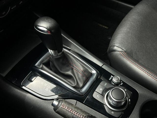 MAZDA3 4D 頂級版 實跑保證 摸門免鑰匙 天窗 抬頭顯示器 盲點等配備 屏東中古車推薦：汶松國際汽車  第13張相片