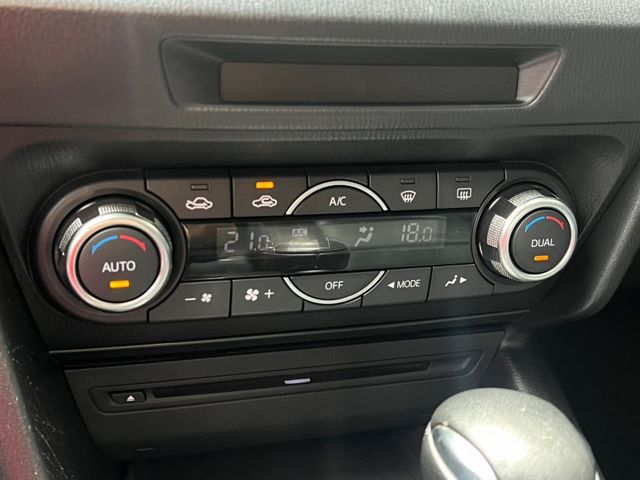 MAZDA3 4D 頂級版 實跑保證 摸門免鑰匙 天窗 抬頭顯示器 盲點等配備 屏東中古車推薦：汶松國際汽車  第14張相片