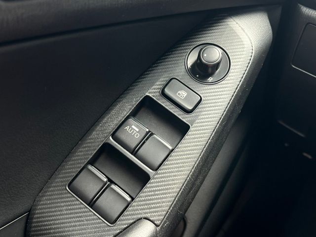 MAZDA3 4D 頂級版 實跑保證 摸門免鑰匙 天窗 抬頭顯示器 盲點等配備 屏東中古車推薦：汶松國際汽車  第17張相片