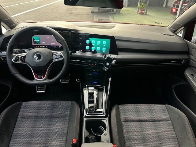 GOLF GTI 2.0 一手車 原廠保固中 資料齊全  ACC主動式智慧定速系統 換檔撥片 屏東中古車推薦：汶松國際  第7張相片
