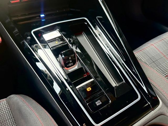 GOLF GTI 2.0 一手車 原廠保固中 資料齊全  ACC主動式智慧定速系統 換檔撥片 屏東中古車推薦：汶松國際  第13張相片