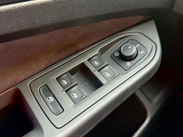 GOLF GTI 2.0 一手車 原廠保固中 資料齊全  ACC主動式智慧定速系統 換檔撥片 屏東中古車推薦：汶松國際  第20張相片