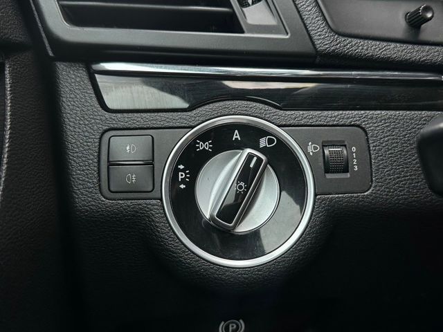 E250 AMG COUPE 鈑件原認證車 10向電動記憶坐椅/定速巡航/全景天窗等配備 屏東中古車:汶松國際  第17張相片