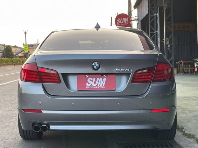 528I 低里程 環保按鍵更換 雙前電動座椅 天窗 倒車顯影 雙區恆溫空調 IKEY 定速 屏東進口車推薦：汶松國際汽車  第5張相片