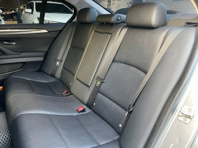 528I 低里程 環保按鍵更換 雙前電動座椅 天窗 倒車顯影 雙區恆溫空調 IKEY 定速 屏東進口車推薦：汶松國際汽車  第8張相片
