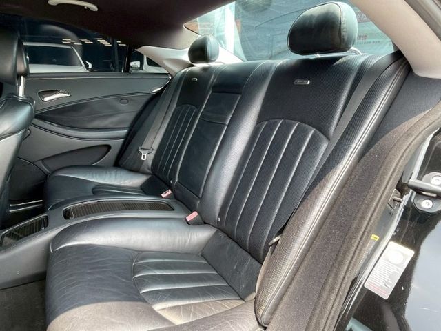 W219 CLS 550 AMG 定速 倒車顯影 多功能方向盤 恆溫空調 電動尾門  天窗 屏東進口車推薦：汶松國際汽車  第8張相片