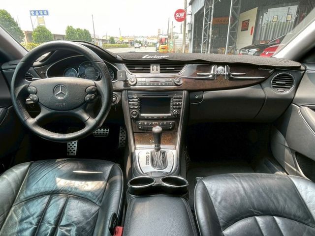 W219 CLS 550 AMG 定速 倒車顯影 多功能方向盤 恆溫空調 電動尾門  天窗 屏東進口車推薦：汶松國際汽車  第9張相片