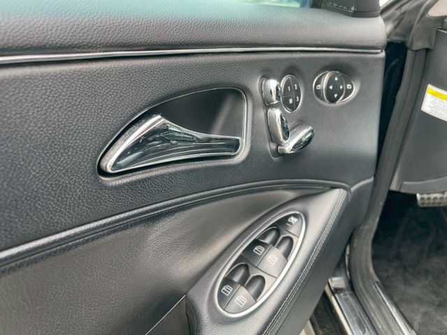 W219 CLS 550 AMG 定速 倒車顯影 多功能方向盤 恆溫空調 電動尾門  天窗 屏東進口車推薦：汶松國際汽車  第13張相片
