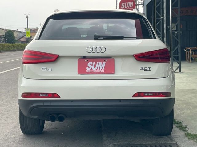 Q3 TFSI HID頭燈 換檔撥片 倒車顯影 電動座椅 恆溫空調 多功能觸碰螢幕 屏東進口車推薦：汶松國際汽車  第5張相片