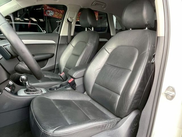 Q3 TFSI HID頭燈 換檔撥片 倒車顯影 電動座椅 恆溫空調 多功能觸碰螢幕 屏東進口車推薦：汶松國際汽車  第7張相片