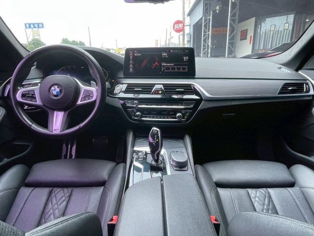 G30 530I 摸門解鎖 盲點偵測 定速跟車 Apple Carplay 電動尾門 天窗 屏東進口車推薦：汶松國際  第10張相片