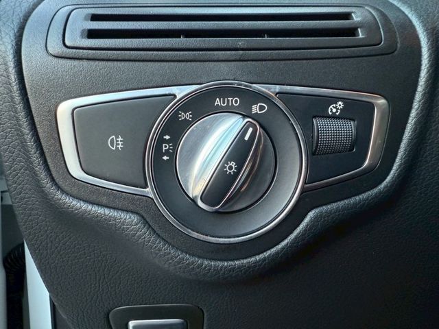GLC300 AMG 盲點 抬頭顯示器 全景天窗 電尾門等配備 屏東進口車推薦：汶松國際汽車  第16張相片