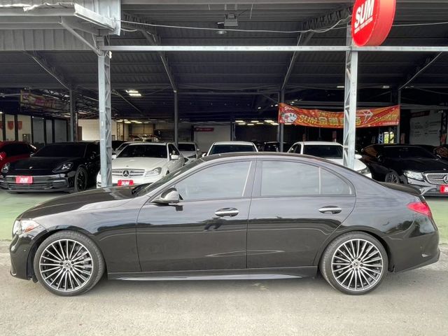 w206 C300 AMG夜色套件 原鈑件 電尾門 64色氛圍燈 盲點 環景等配備 屏東進口車推薦：汶松國際汽車  第2張相片