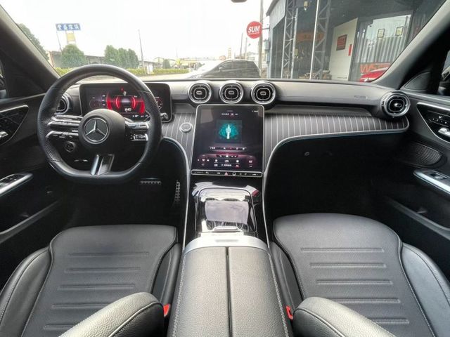 w206 C300 AMG夜色套件 原鈑件 電尾門 64色氛圍燈 盲點 環景等配備 屏東進口車推薦：汶松國際汽車  第12張相片