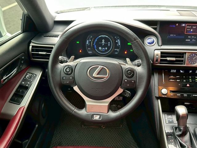 F-Sport Navi 馬克萊文森音響｜電動天窗｜LED光感應頭燈｜紅色皮椅等配備 屏東中古車推薦：汶松國際汽車  第7張相片