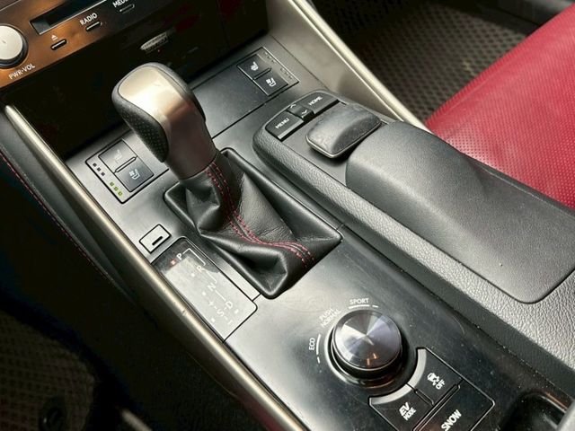 F-Sport Navi 馬克萊文森音響｜電動天窗｜LED光感應頭燈｜紅色皮椅等配備 屏東中古車推薦：汶松國際汽車  第10張相片