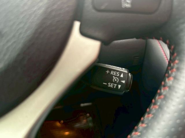 F-Sport Navi 馬克萊文森音響｜電動天窗｜LED光感應頭燈｜紅色皮椅等配備 屏東中古車推薦：汶松國際汽車  第17張相片
