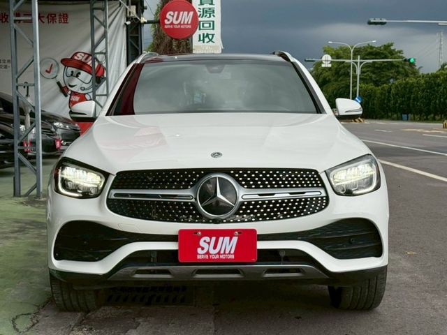 GLC300 AMG 認證車 全景天窗 柏林之音 盲點偵測 360環景等配備 屏東進口車推薦：汶松國際汽車  第2張相片
