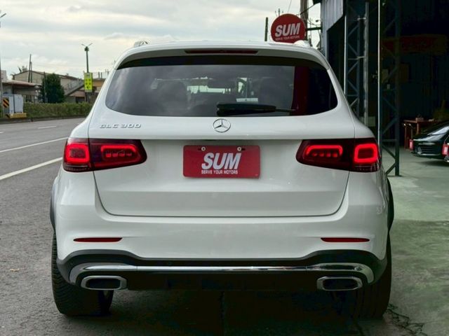 GLC300 AMG 認證車 全景天窗 柏林之音 盲點偵測 360環景等配備 屏東進口車推薦：汶松國際汽車  第5張相片