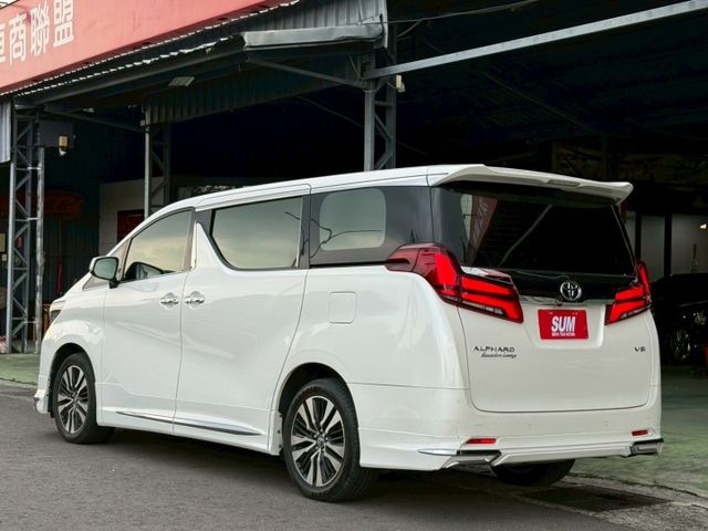 優雅兼霸氣霸氣六人商務車 原版件無事故無泡水 漂亮車 實跑保證 屏東商務車推薦:汶松國際汽車  第3張相片