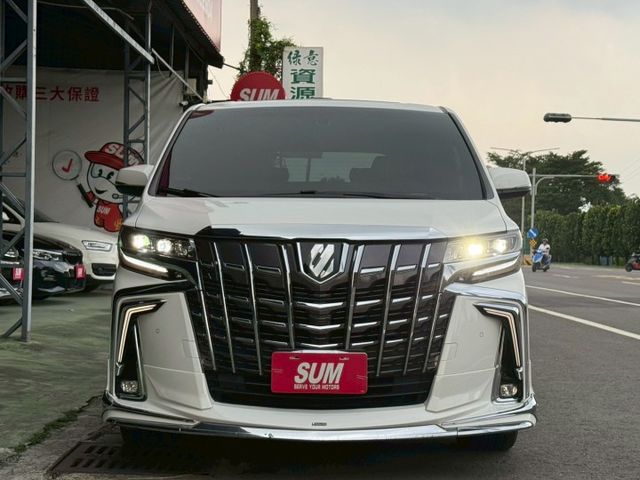 優雅兼霸氣霸氣六人商務車 原版件無事故無泡水 漂亮車 實跑保證 屏東商務車推薦:汶松國際汽車  第4張相片