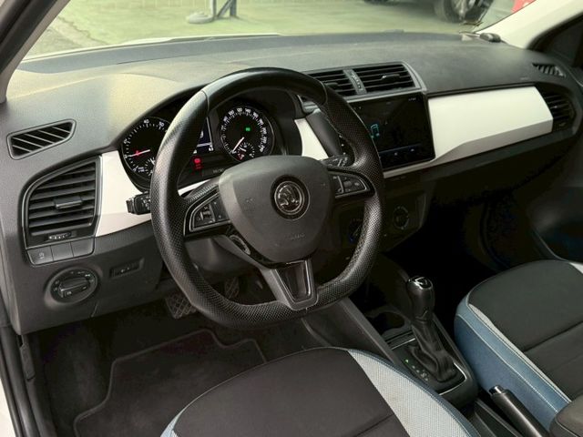 都市好代步 市區好停車 前後錄行車紀錄器 免鑰匙啟動 倒車顯影 安卓機已安裝好 屏東中古車推薦：汶松國際汽車  第6張相片