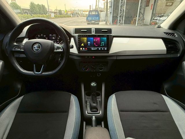 都市好代步 市區好停車 前後錄行車紀錄器 免鑰匙啟動 倒車顯影 安卓機已安裝好 屏東中古車推薦：汶松國際汽車  第9張相片