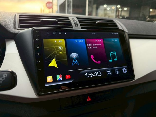 都市好代步 市區好停車 前後錄行車紀錄器 免鑰匙啟動 倒車顯影 安卓機已安裝好 屏東中古車推薦：汶松國際汽車  第15張相片